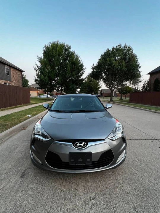 2015 Hyundai Veloster - Image 2 of 12