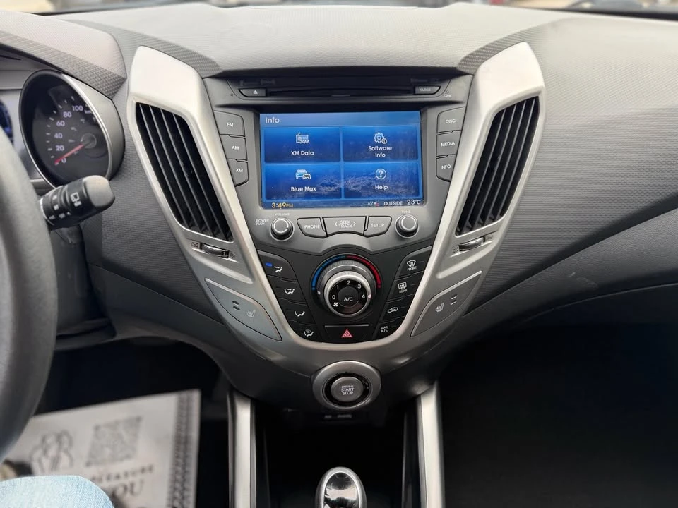 2015 Hyundai Veloster - Image 16 of 20