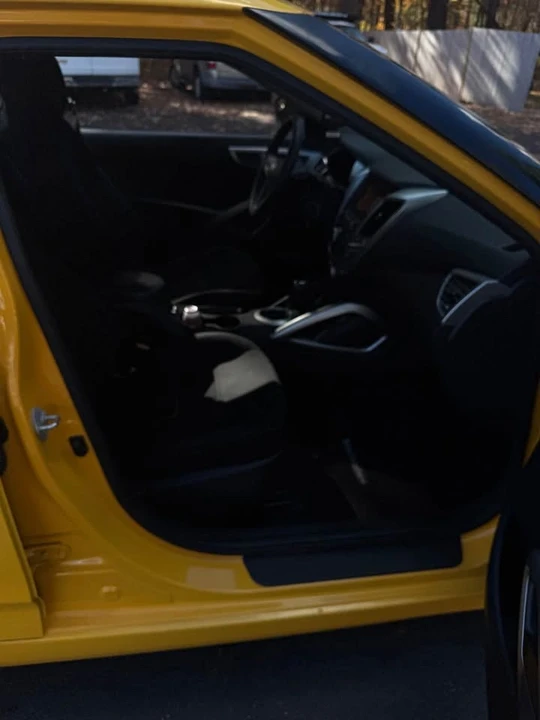2015 Hyundai Veloster - Image 12 of 15