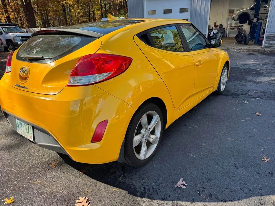 2015 Hyundai Veloster - Image 8 of 15