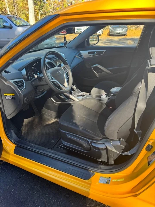 2015 Hyundai Veloster - Image 13 of 15