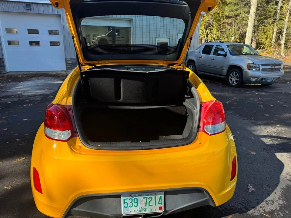 2015 Hyundai Veloster - Image 10 of 15
