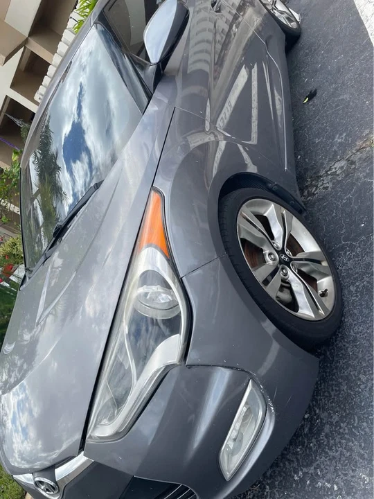 2015 Hyundai Veloster - Image 2 of 10
