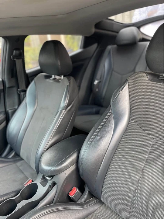 2015 Hyundai Veloster - Image 6 of 10