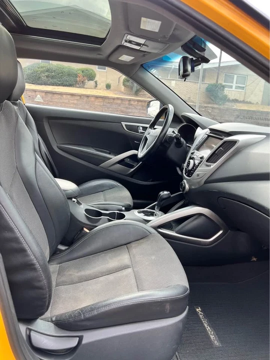 2015 Hyundai Veloster - Image 9 of 13