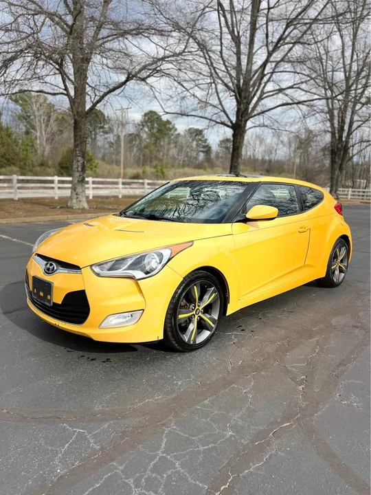 2015 Hyundai Veloster - Image 2 of 13