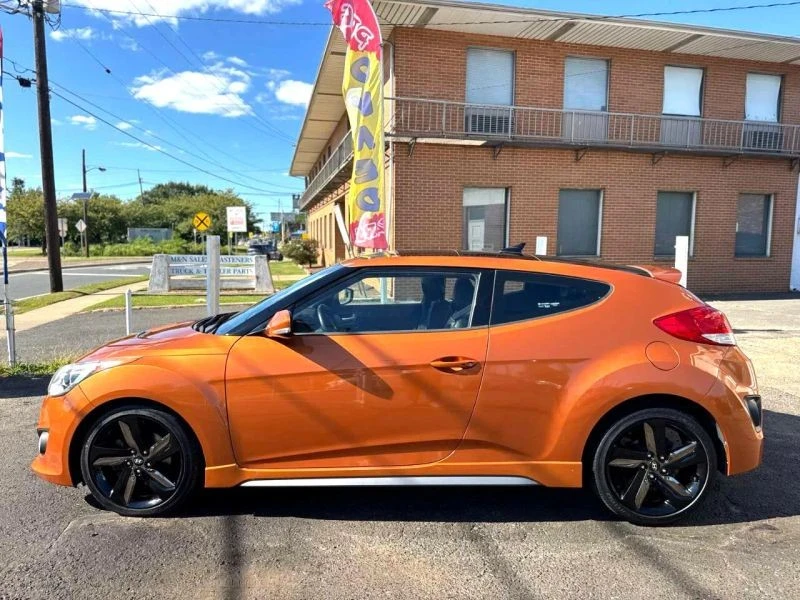 2015 Hyundai Veloster - Image 10 of 12