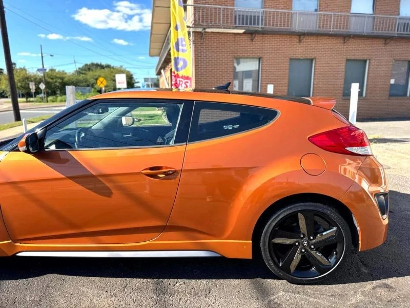 2015 Hyundai Veloster - Image 9 of 12