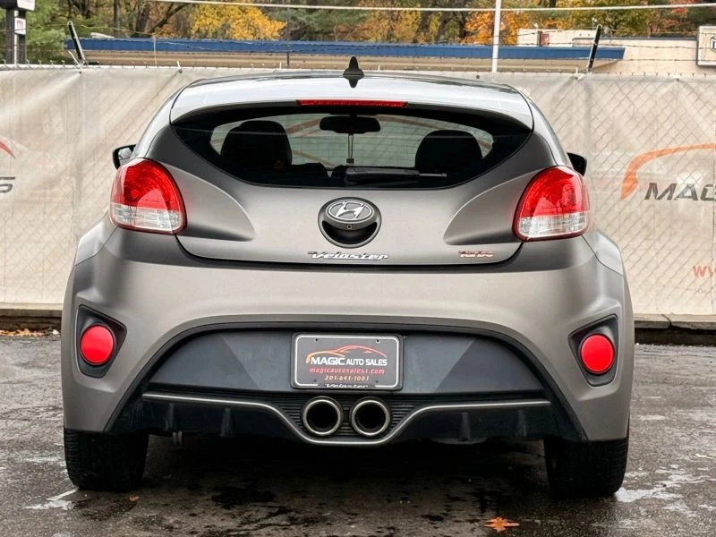 2015 Hyundai Veloster - Image 10 of 12
