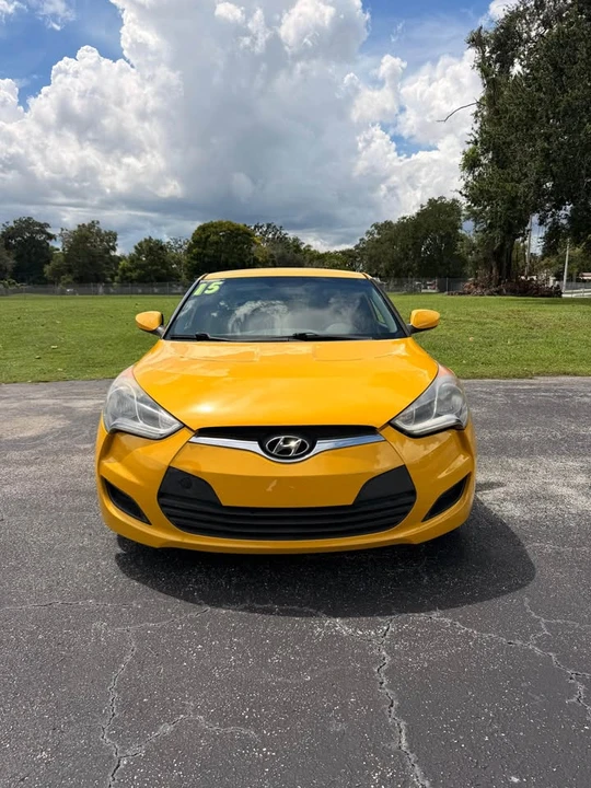 2015 Hyundai Veloster - Image 2 of 12