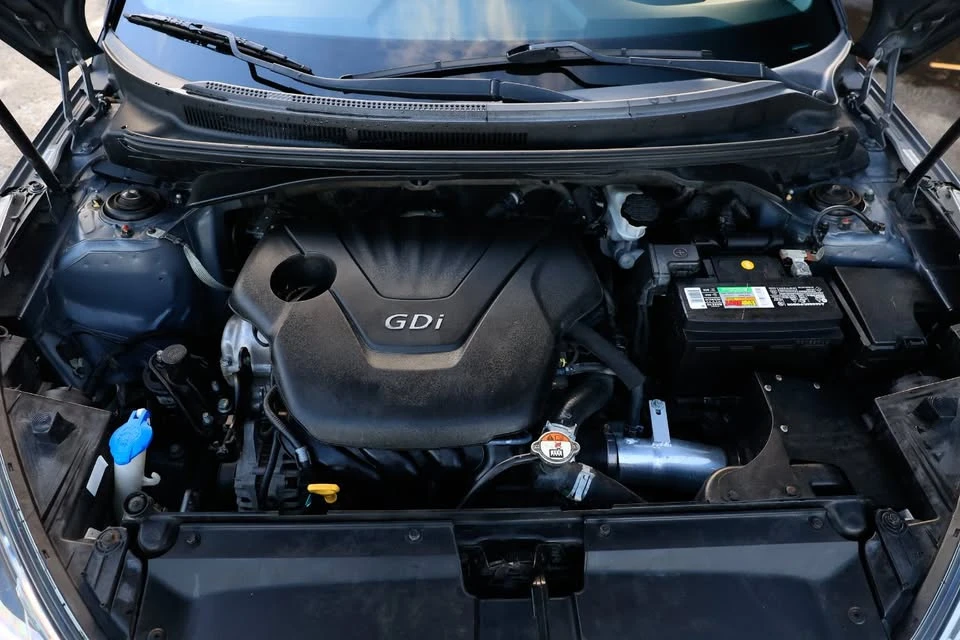 2015 Hyundai Veloster - Image 17 of 18