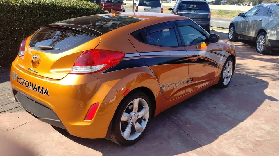 2015 Hyundai Veloster - Image 2 of 9