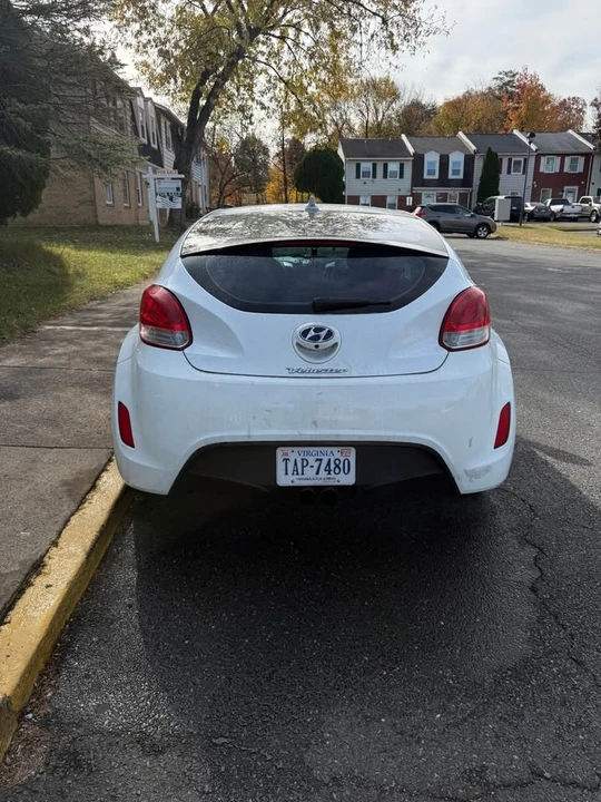 2015 Hyundai Veloster - Image 2 of 3