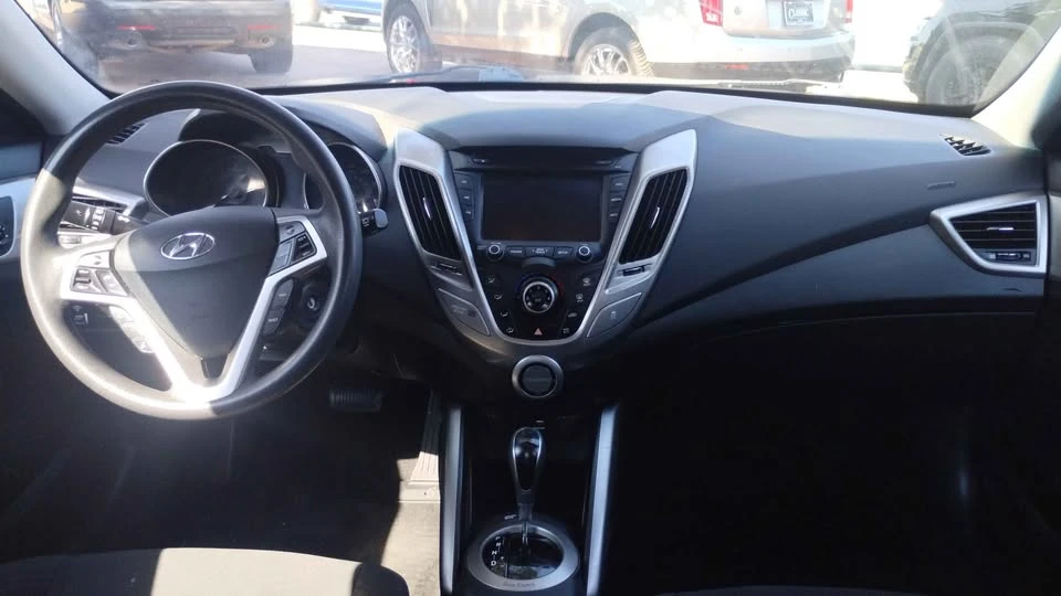 2015 Hyundai Veloster - Image 9 of 9