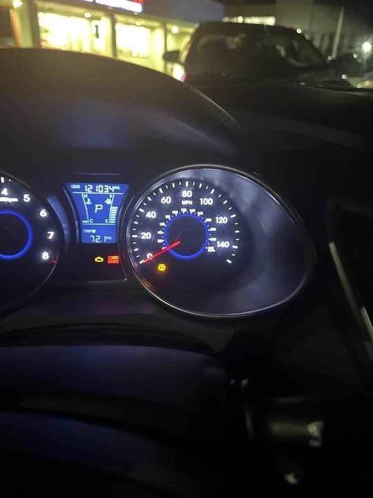 2015 Hyundai Veloster - Image 10 of 14