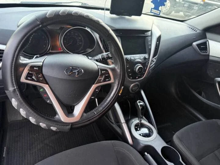 2015 Hyundai Veloster - Image 9 of 9