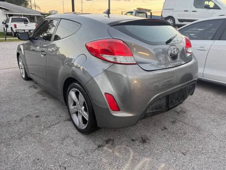 2015 Hyundai Veloster - Image 7 of 9