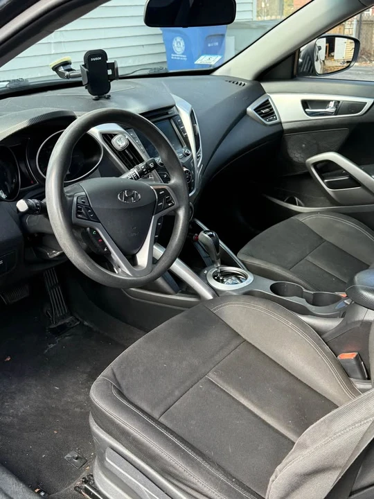 2015 Hyundai Veloster - Image 4 of 10