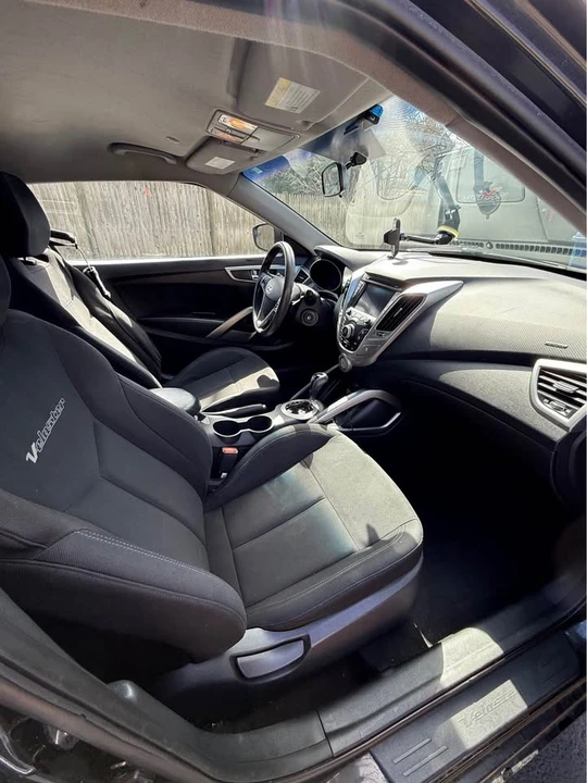 2015 Hyundai Veloster - Image 10 of 10