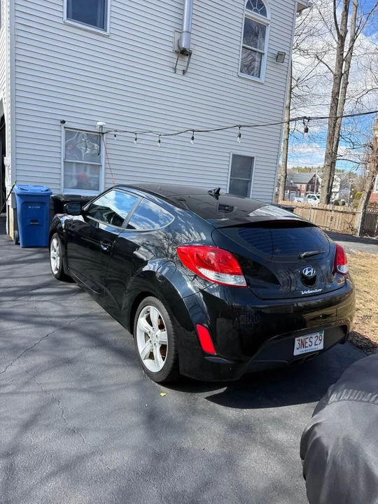 2015 Hyundai Veloster - Image 2 of 10