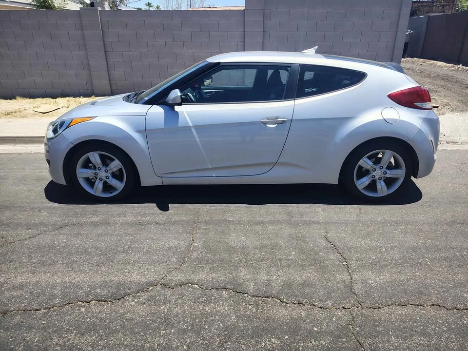 2015 Hyundai Veloster - Image 4 of 7