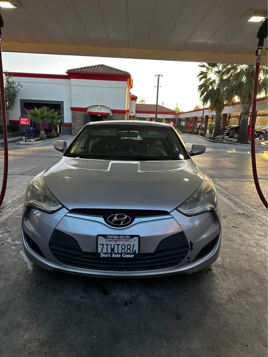 2015 Hyundai Veloster - Image 4 of 10