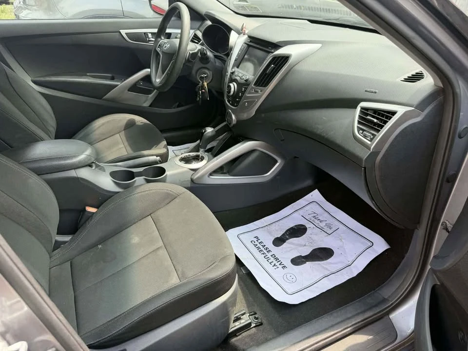 2015 Hyundai Veloster - Image 12 of 14