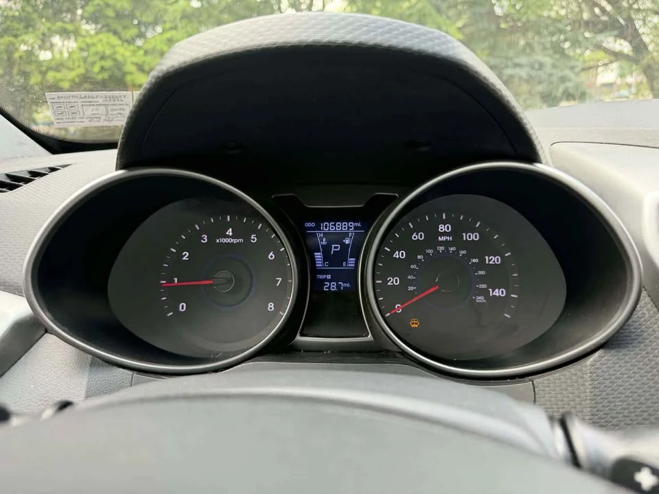 2015 Hyundai Veloster - Image 8 of 14