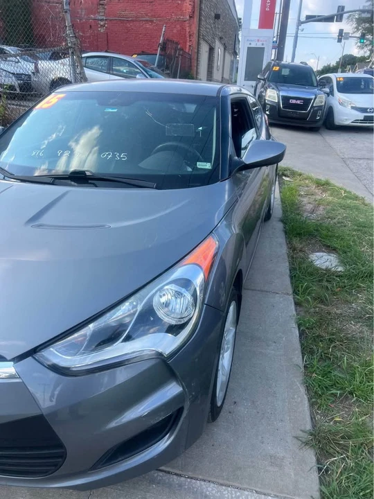 2015 Hyundai Veloster - Image 2 of 9