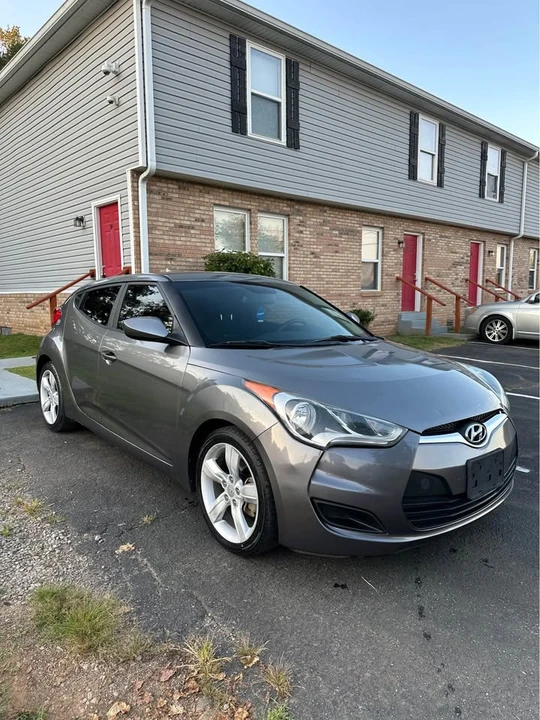 2015 Hyundai Veloster - Image 2 of 11