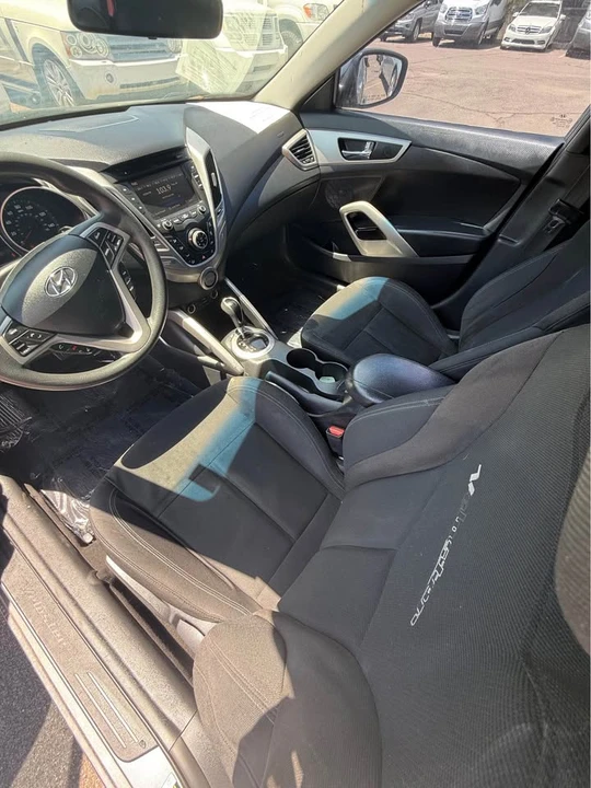 2015 Hyundai Veloster - Image 2 of 9