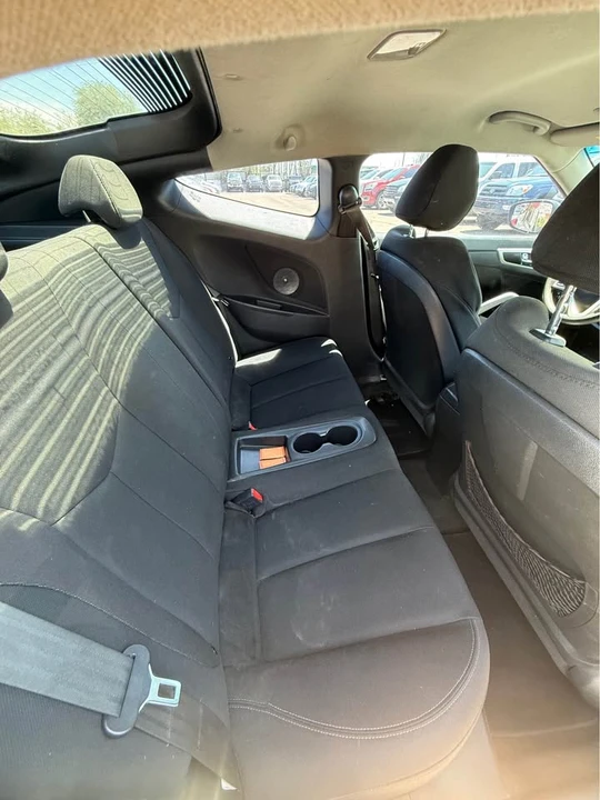 2015 Hyundai Veloster - Image 6 of 9