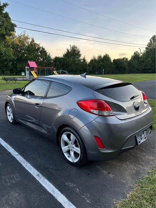 2015 Hyundai Veloster - Image 4 of 11