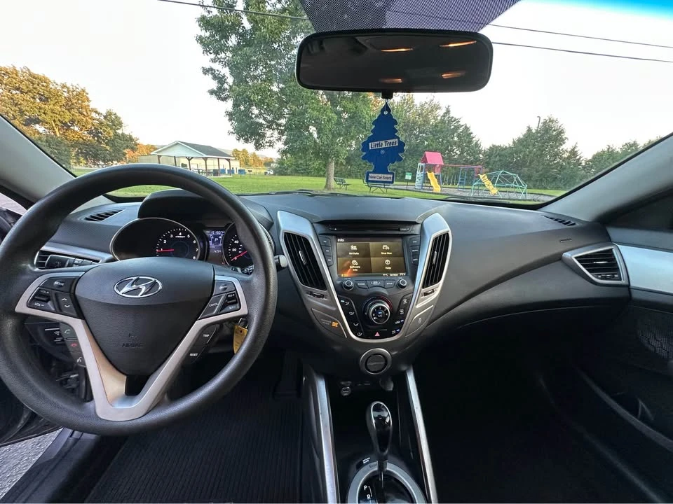 2015 Hyundai Veloster - Image 8 of 11
