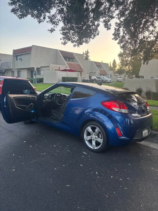 2015 Hyundai Veloster - Image 4 of 9