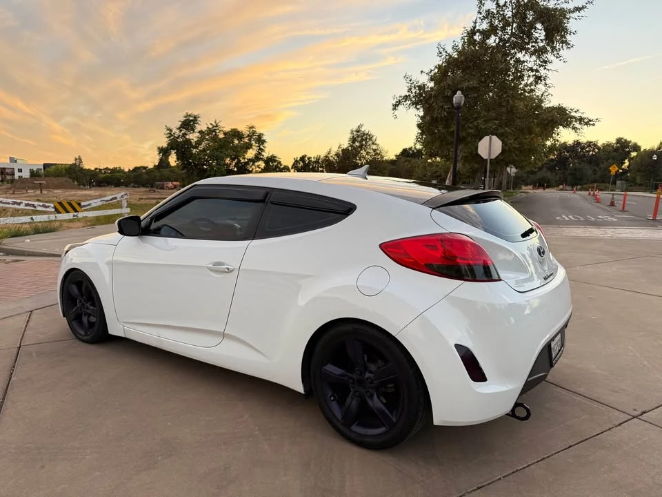 2015 Hyundai Veloster - Image 4 of 15
