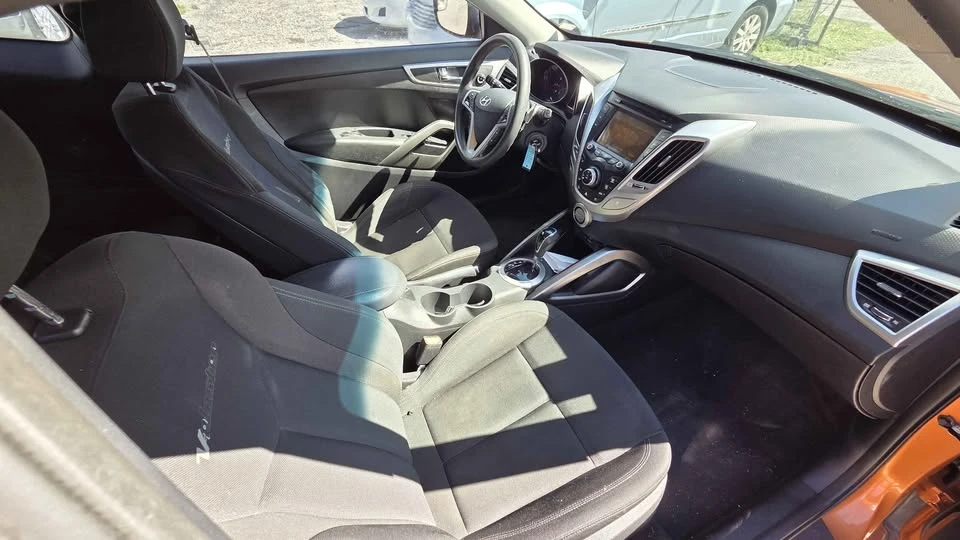 2015 Hyundai Veloster - Image 3 of 8