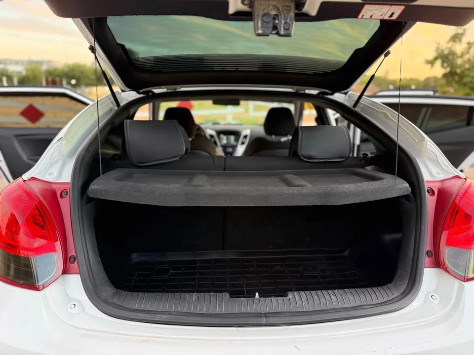 2015 Hyundai Veloster - Image 12 of 15
