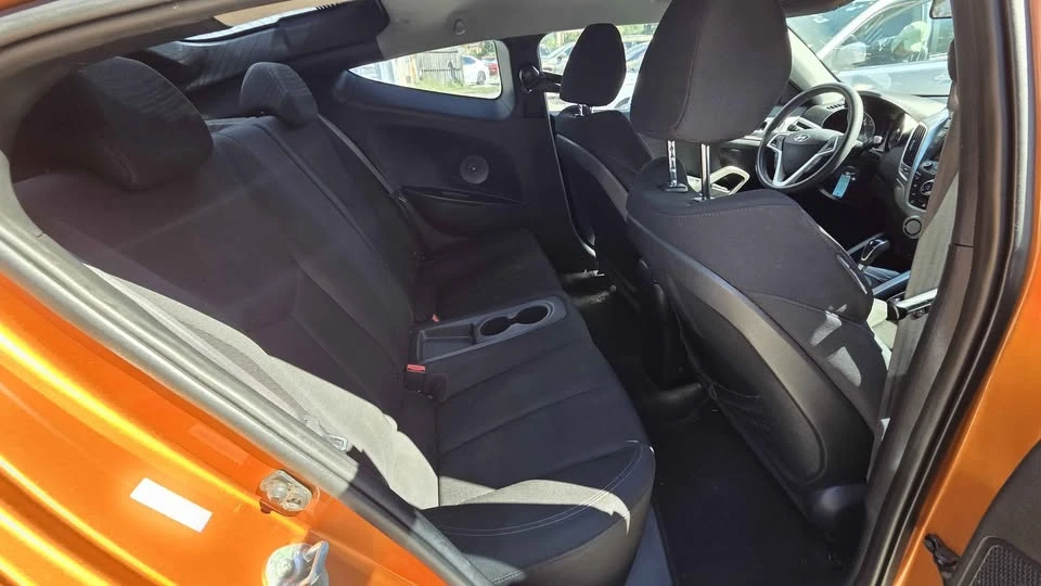 2015 Hyundai Veloster - Image 4 of 8
