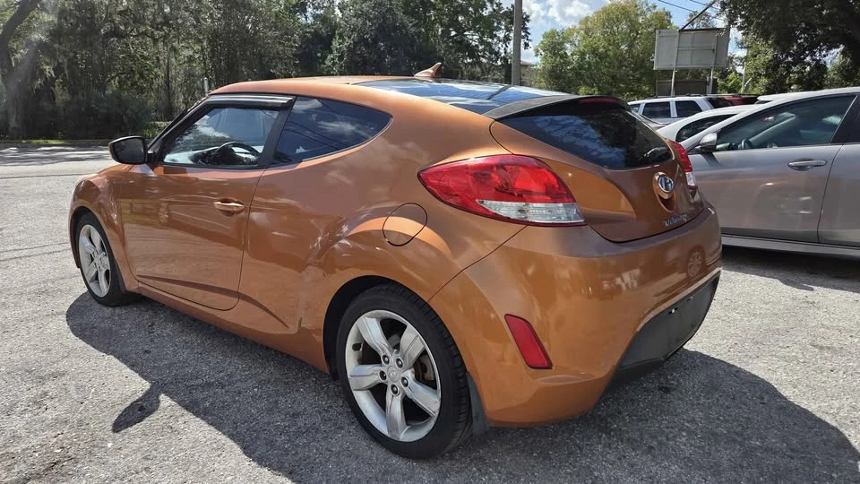 2015 Hyundai Veloster - Image 6 of 8