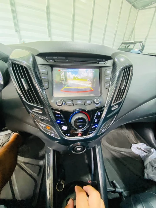 2015 Hyundai Veloster - Image 12 of 13
