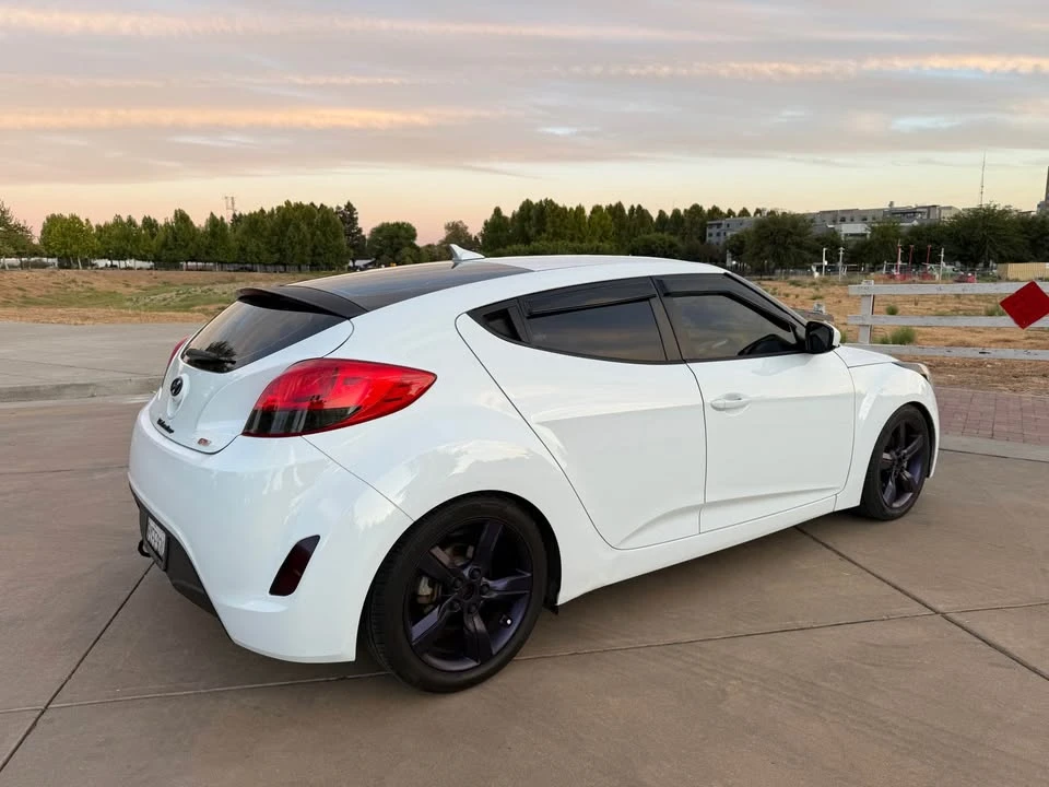 2015 Hyundai Veloster - Image 6 of 15