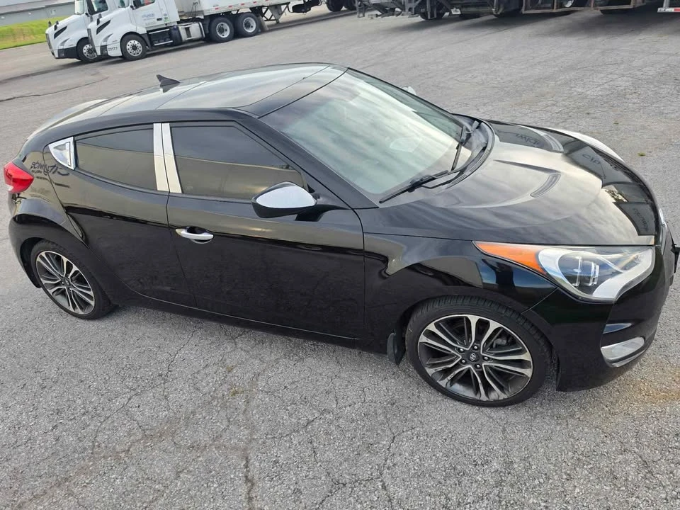 2015 Hyundai Veloster - Image 2 of 8