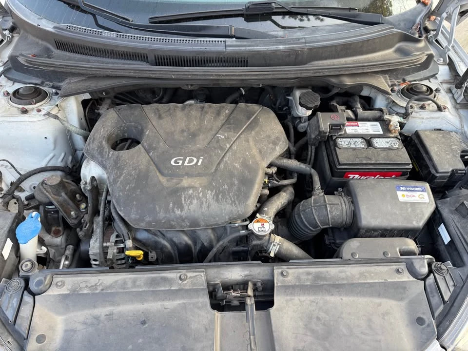 2015 Hyundai Veloster - Image 7 of 8