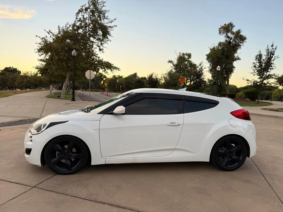 2015 Hyundai Veloster - Image 3 of 15