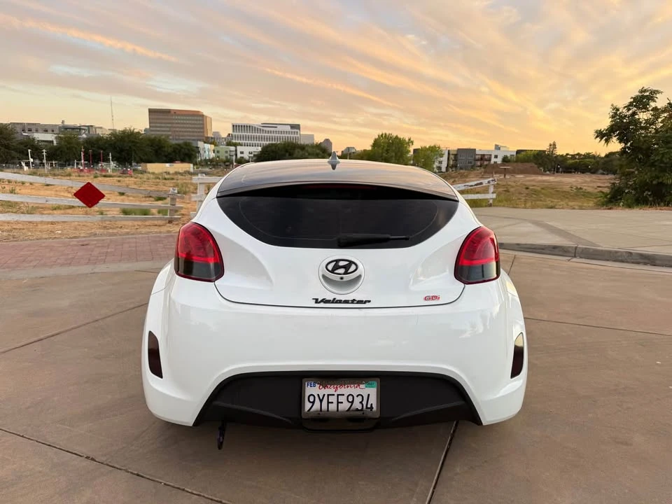 2015 Hyundai Veloster - Image 5 of 15