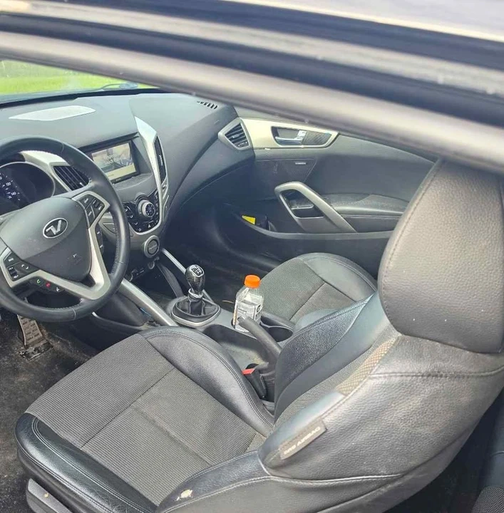 2015 Hyundai Veloster - Image 8 of 8