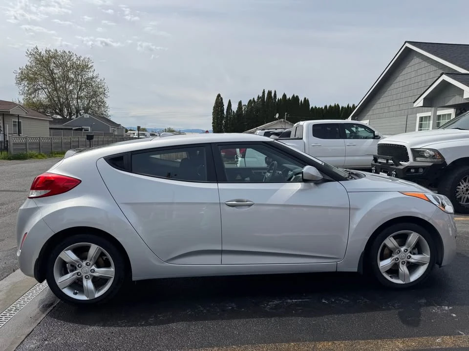 2015 Hyundai Veloster - Image 2 of 6