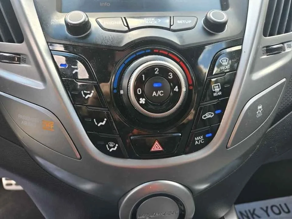 2015 Hyundai Veloster - Image 18 of 20