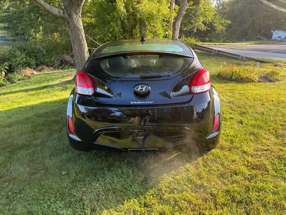2015 Hyundai Veloster - Image 5 of 10